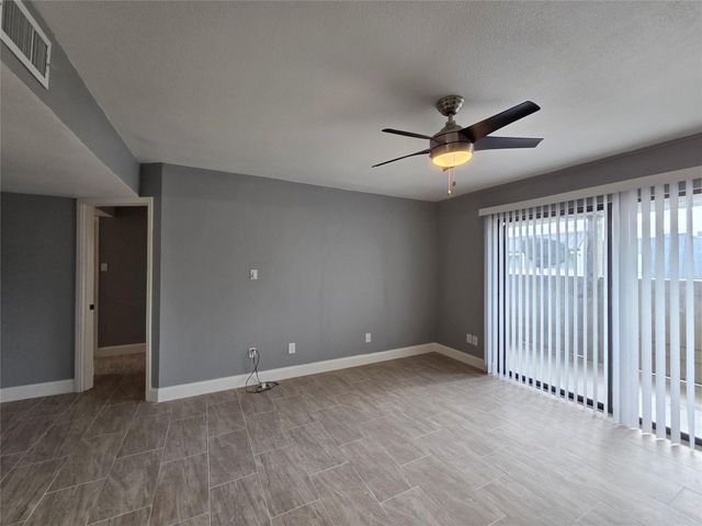 8421 Hearth Drive 31, Houston, TX 77054