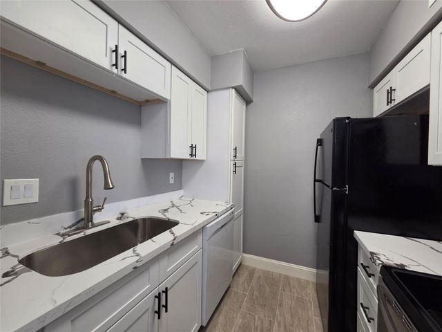 8421 Hearth Drive 31, Houston, TX 77054