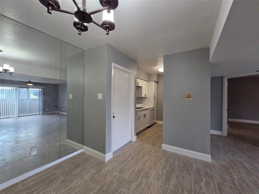 8421 Hearth Drive 31, Houston, TX 77054