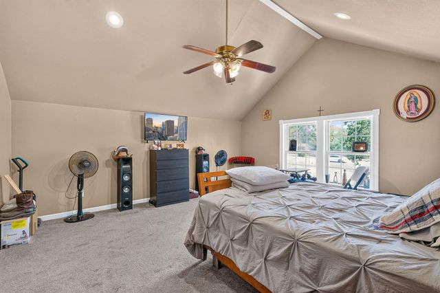 172 Heritage Oaks DR, Cedar Creek, TX 78612