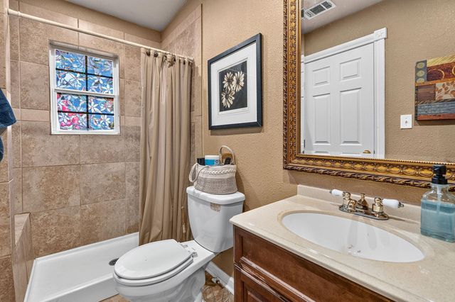 172 Heritage Oaks DR, Cedar Creek, TX 78612