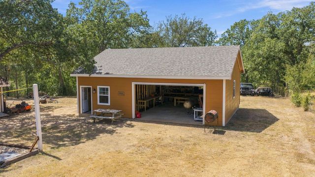 172 Heritage Oaks DR, Cedar Creek, TX 78612