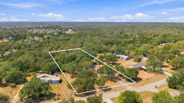 172 Heritage Oaks DR, Cedar Creek, TX 78612