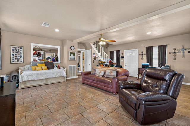 172 Heritage Oaks DR, Cedar Creek, TX 78612