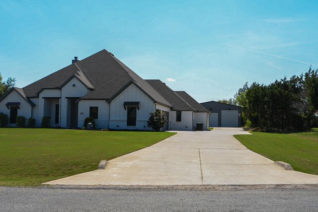 1016 Forest Glen Road, Weatherford, TX 76087