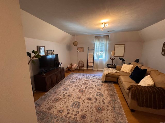 106 Red Oak Lane, Searcy, AR 72143