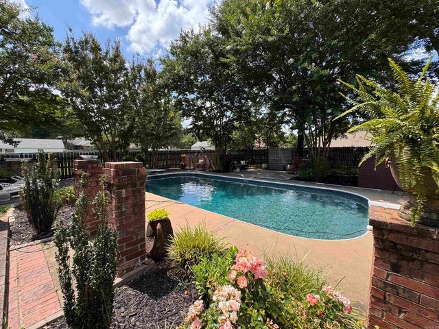 106 Red Oak Lane, Searcy, AR 72143