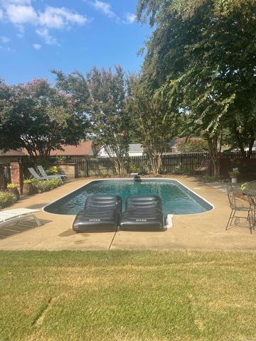 106 Red Oak Lane, Searcy, AR 72143