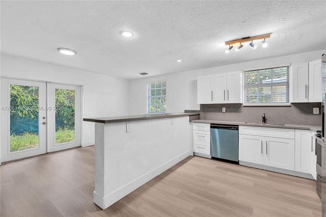 140 NW 70th St 140, Miami, FL 33150