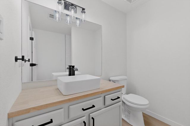 619 Avenida Montoya NE, Los Lunas, NM 87031