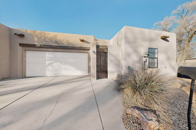 619 Avenida Montoya NE, Los Lunas, NM 87031