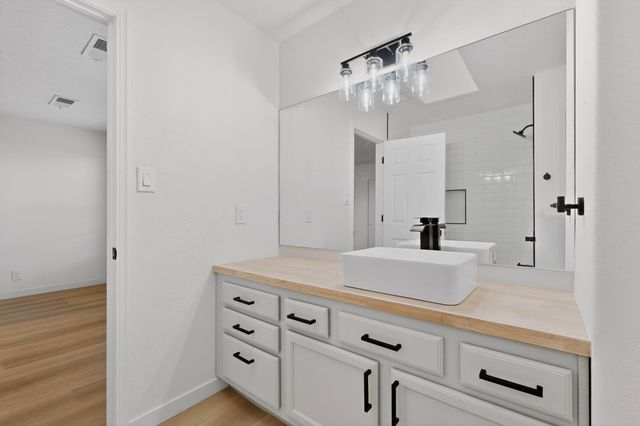 619 Avenida Montoya NE, Los Lunas, NM 87031