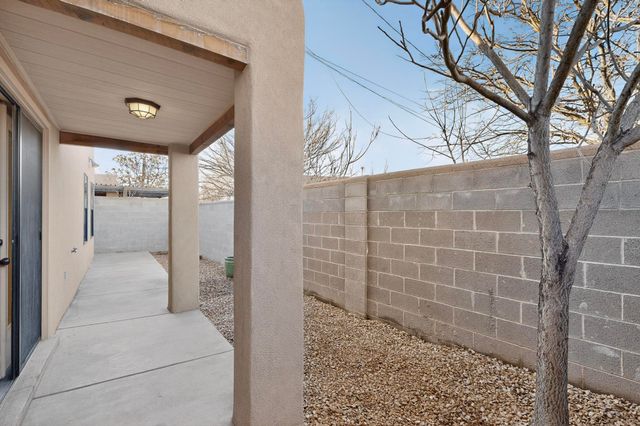 619 Avenida Montoya NE, Los Lunas, NM 87031