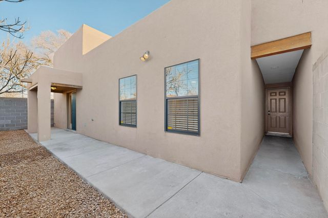 619 Avenida Montoya NE, Los Lunas, NM 87031