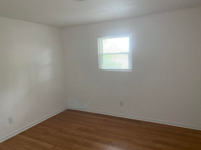 3905 Maine AVE NW, Roanoke, VA 24017