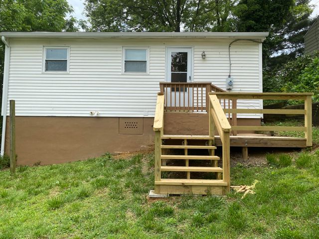 3905 Maine AVE NW, Roanoke, VA 24017