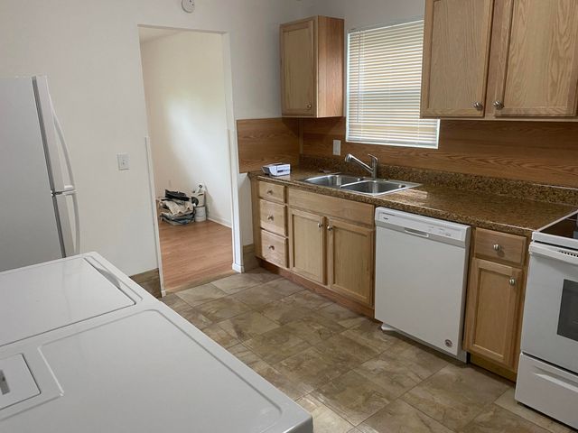 3905 Maine AVE NW, Roanoke, VA 24017