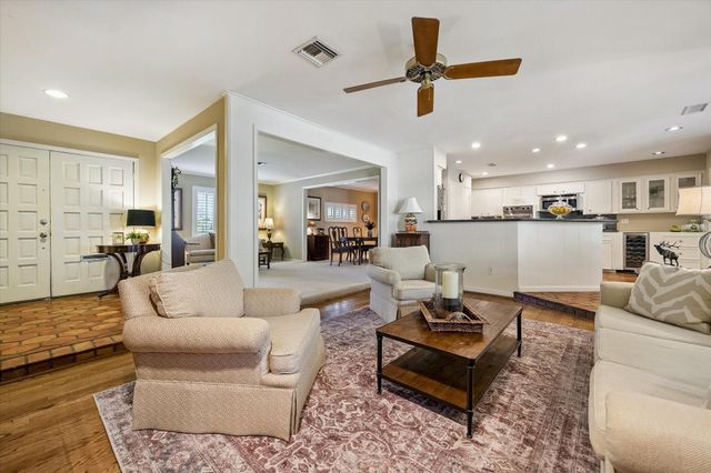 12630 Kingsride Lane, Houston, TX 77024