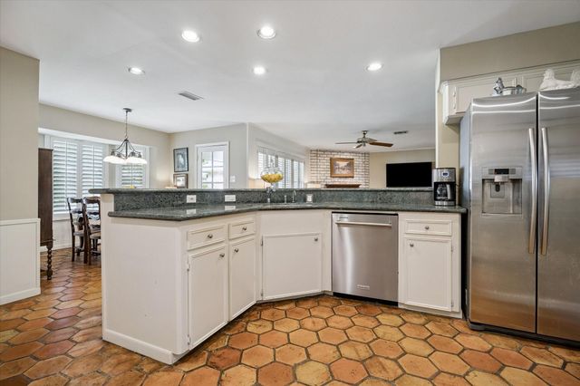 12630 Kingsride Lane, Houston, TX 77024