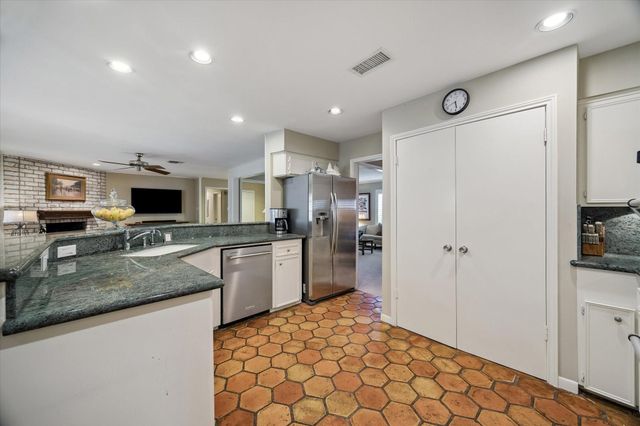 12630 Kingsride Lane, Houston, TX 77024