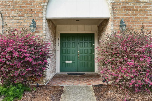 12630 Kingsride Lane, Houston, TX 77024