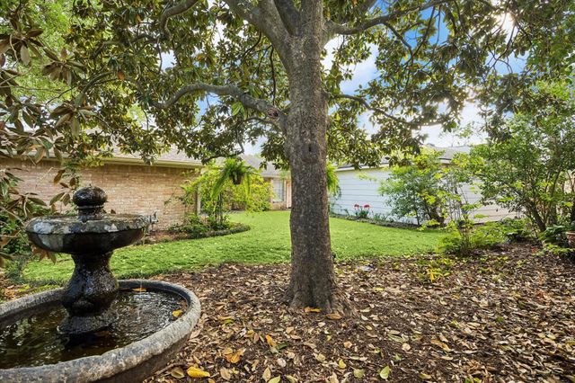 12630 Kingsride Lane, Houston, TX 77024