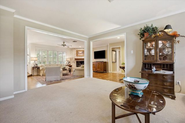 12630 Kingsride Lane, Houston, TX 77024