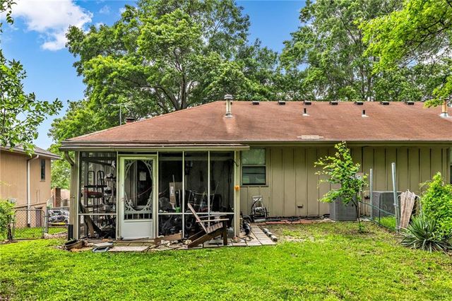 8120-8122 N Stoddard Avenue, Kansas City, MO 64152