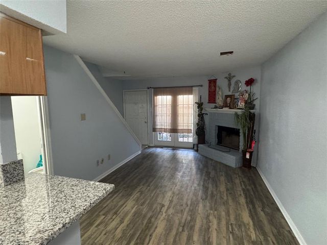 7402 Alabonson Road 303, Houston, TX 77088