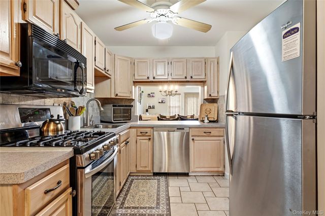 21 Broadlawn Drive, Central Islip, NY 11722