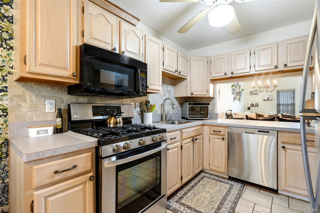 21 Broadlawn Drive, Central Islip, NY 11722