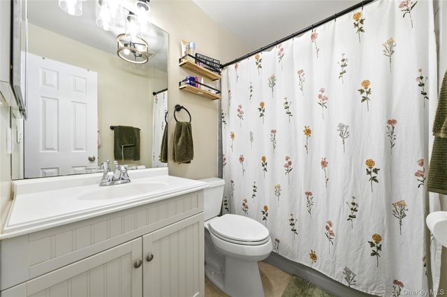 21 Broadlawn Drive, Central Islip, NY 11722