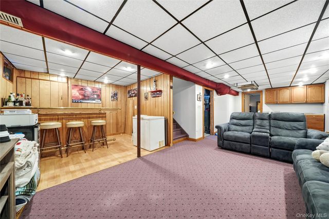 21 Broadlawn Drive, Central Islip, NY 11722