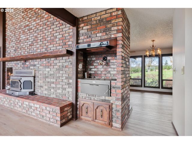 2366 SEMINARY HILL Rd, Centralia, WA 98531