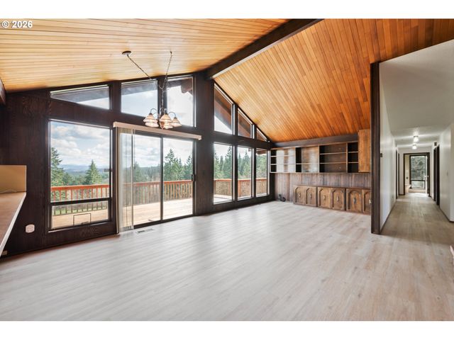 2366 SEMINARY HILL Rd, Centralia, WA 98531