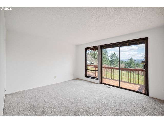 2366 SEMINARY HILL Rd, Centralia, WA 98531