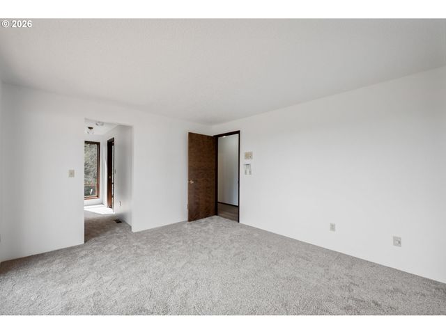 2366 SEMINARY HILL Rd, Centralia, WA 98531