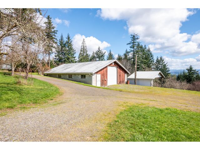 2366 SEMINARY HILL Rd, Centralia, WA 98531