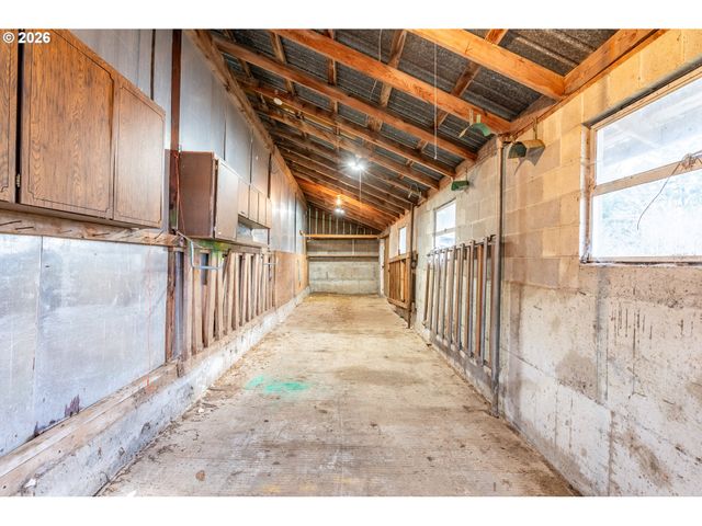 2366 SEMINARY HILL Rd, Centralia, WA 98531