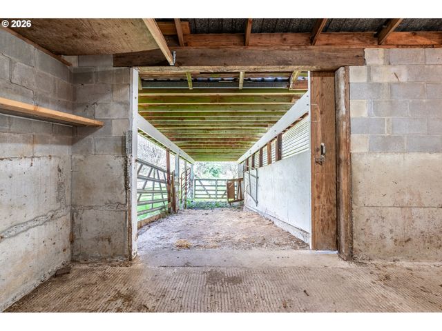 2366 SEMINARY HILL Rd, Centralia, WA 98531