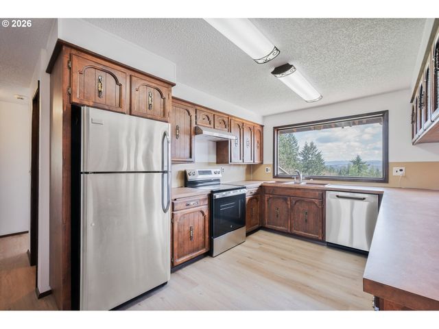 2366 SEMINARY HILL Rd, Centralia, WA 98531