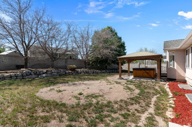 9188 S GRANADA HILLS DR, West Jordan, UT 84088