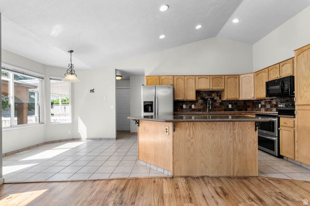 9188 S GRANADA HILLS DR, West Jordan, UT 84088