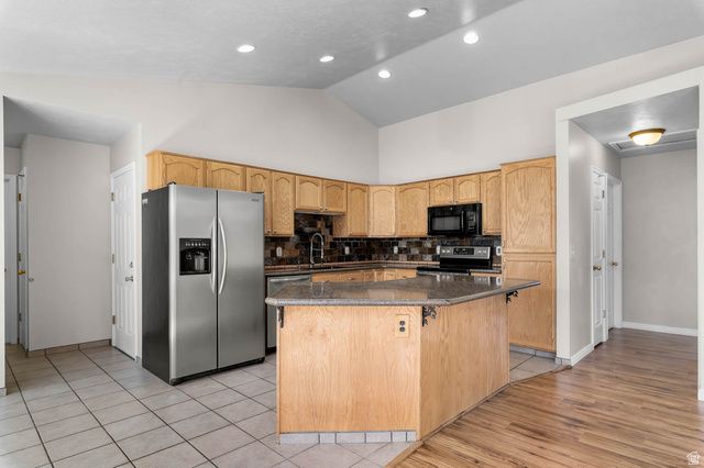 9188 S GRANADA HILLS DR, West Jordan, UT 84088