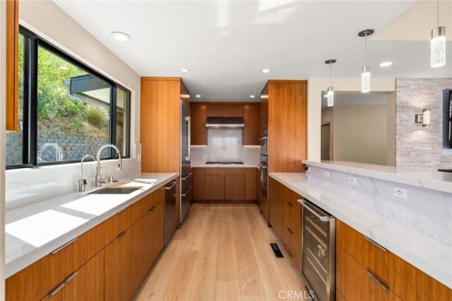 325 N Madison Avenue, Monrovia, CA 91016