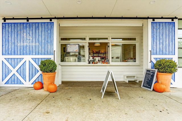 6611 Belmont Street, West University Place, TX 77005