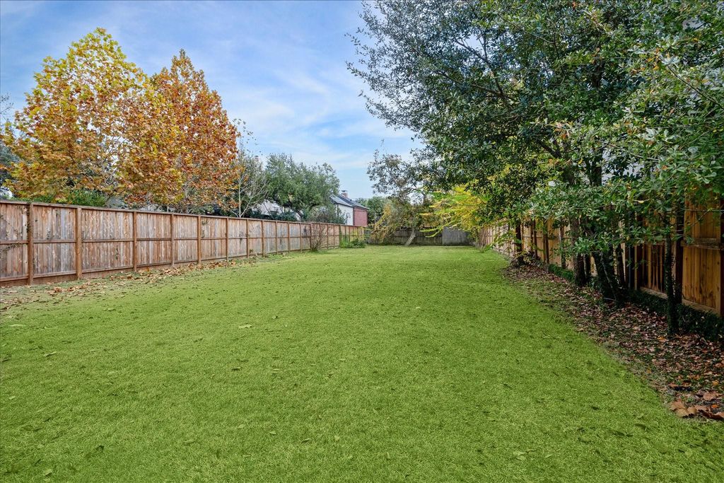 6611 Belmont Street, West University Place, TX 77005