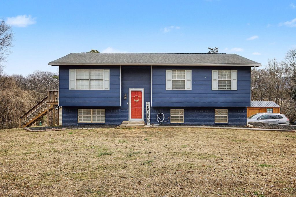 135 Franklin Drive, Benton, TN 37307