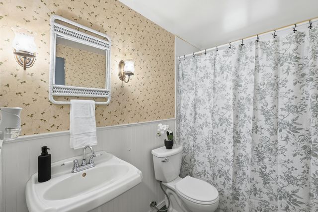 4579 Bekinshire Drive NW, Comstock Park, MI 49321