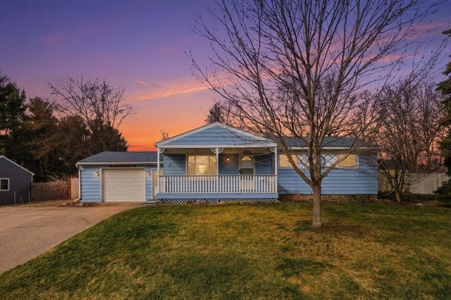 4579 Bekinshire Drive NW, Comstock Park, MI 49321